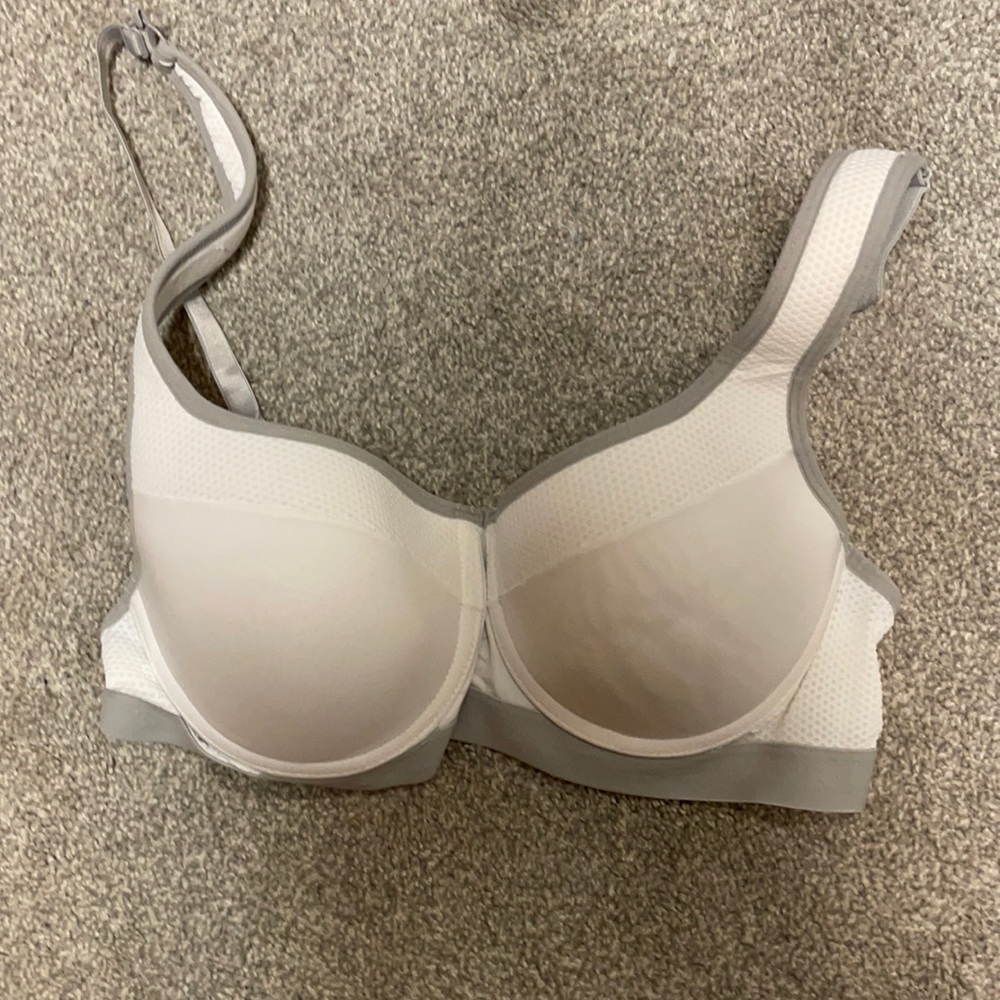 Danskin sports bra, 36 B